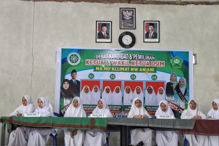 Ajarkan Berpikir Kritis, MA Mu’allimat NW Anjani, Gelar Debat Kandidat Calon Ketua dan Wakil Ketua OSIM