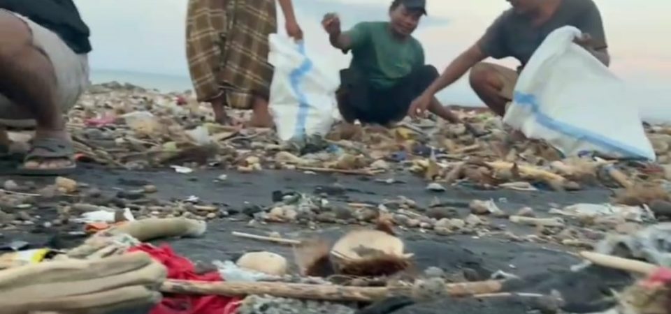 Pantai Maik Anyir Dapat Kiriman Sampah, Pengelola Harapkan Intervensi Pemda