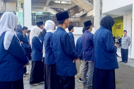 Dekan Fakultas Dakwah IAI Hamzanwadi NW Lotim Lepas Mahasiswa untuk PKL
