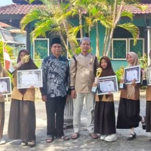 MTs. Fathul Muin NW Borong Juara pada Lomba HUT ke 80 RI Kecamatan Sakra Timur