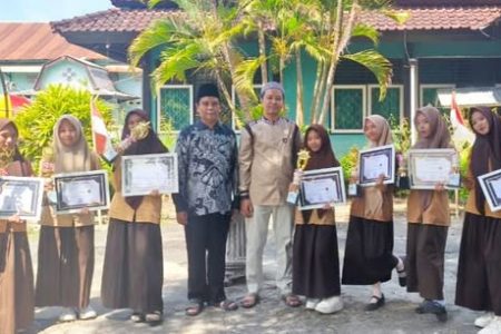 MTs. Fathul Muin NW Borong Juara pada Lomba HUT ke 80 RI Kecamatan Sakra Timur