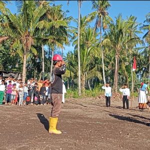 Warga Pinggiran Kota Selong Gelar Upacara HUT RI Penuh Khidmat