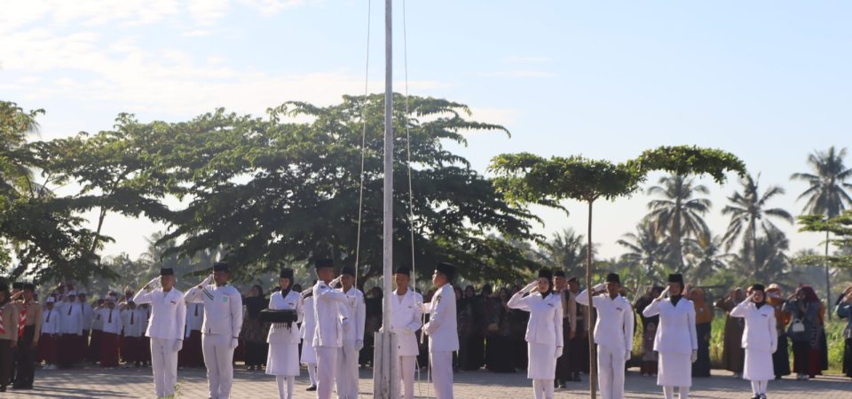 Peringati HUT ke-80 RI, Desa Anjani Gelar Upacara Bendera dan Lomba Gerak Jalan Kreasi