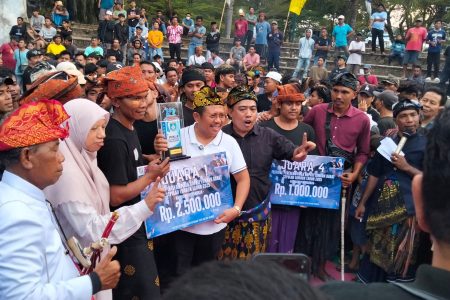 Penutupan Peresean Bupati Cup I, Bupati LAZ : Peresean Harus Hidup, Berkembang dan Jadi Cabor