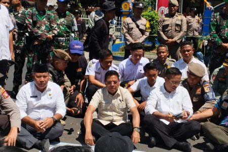 Cipayung Plus Lotim Kembali Turun Aksi Tuntut Sekwan Dicopot