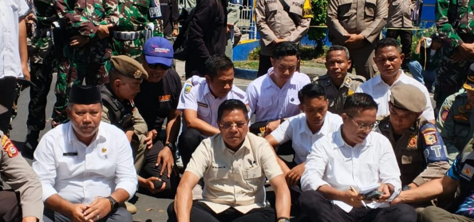 Cipayung Plus Lotim Kembali Turun Aksi Tuntut Sekwan Dicopot