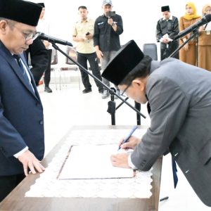 Sahabuddin Dilantik Sebagai Penjabat Sekretaris Daerah KLU