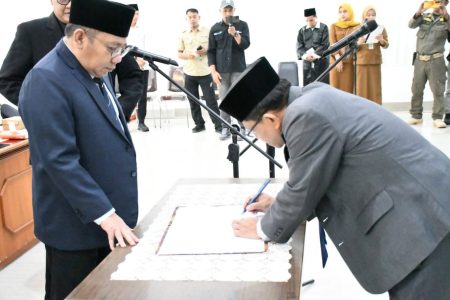 Sahabuddin Dilantik Sebagai Penjabat Sekretaris Daerah KLU