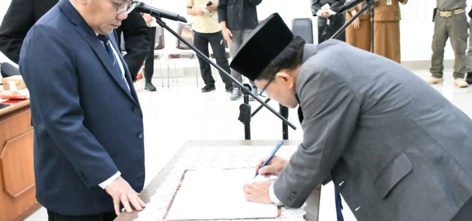 Sahabuddin Dilantik Sebagai Penjabat Sekretaris Daerah KLU