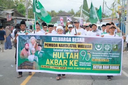 Ribuan Kontingen Ikuti Pawai Alegoris Hultah Akbar ke 90 Madrasah NWDI di Anjani
