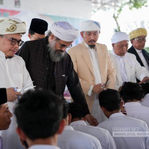 Jelang Zikrol Hauliyah, ke 60 MAhad DQH NW, 1.165 Thullab Baru Ikuti Cukuran Massal