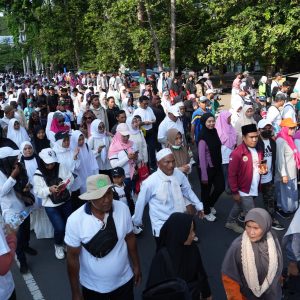 Pecah! Puluhan Ribu Warga Ikuti Jalan Sehat Hultah ke-90 Madrasah NWDI Lima Peserta Dapat Paket Umrah Gratis