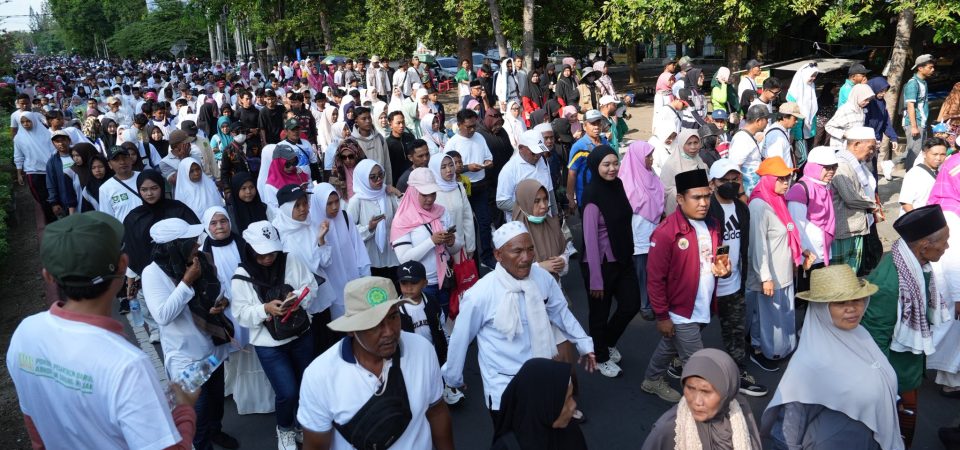 Pecah! Puluhan Ribu Warga Ikuti Jalan Sehat Hultah ke-90 Madrasah NWDI Lima Peserta Dapat Paket Umrah Gratis
