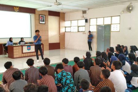 Himmah NW DIY Gelar Penyuluhan Kesehatan Reproduksi Remaja di SMPN 11 Yogyakarta