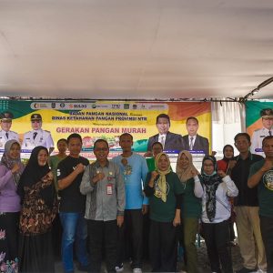 Gelar Pasar Murah di Bilebante, Warga Semringah