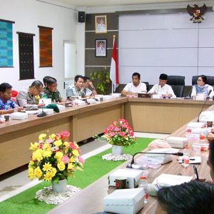 Pimpin Rakor MBG, Sekda Dompu Perkuat Ketahanan Pangan dan Koordinasi Lintas Sektor