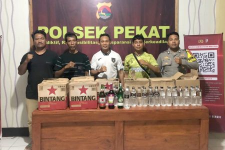 Polsek Pekat Berhasil Amankan Ratusan Botol Miras Ilegal