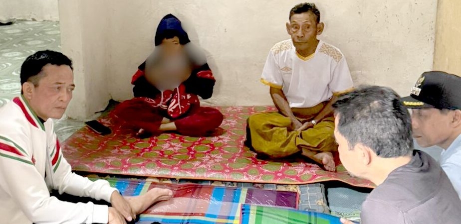 Bupati Kunjungi Warga yang Menderita Kanker Kulit, Berikan Bantuan Pengobatan