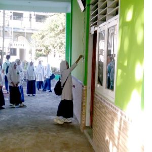 MTs NW Gunung Rajak Uji Coba Absensi Elektronik untuk Tingkatkan Kedisiplinan dan Keterlibatan Orang Tua