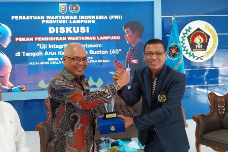 Ketua PWI Akhmad Munir : Wartawan Wajib Beradaptasi dan Perkuat Integritas di Tengah Disrupsi Media