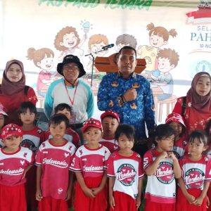 Semarak Hari Pahlawan, PKG PAUD Kec. Terara Gelar  Festival Melukis Kaos