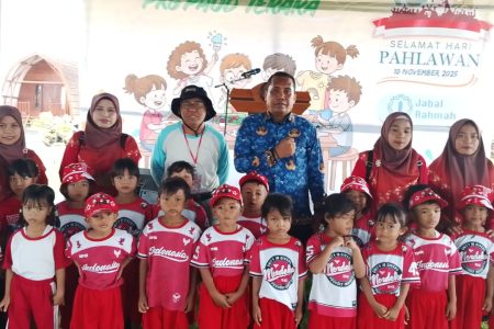 Semarak Hari Pahlawan, PKG PAUD Kec. Terara Gelar  Festival Melukis Kaos