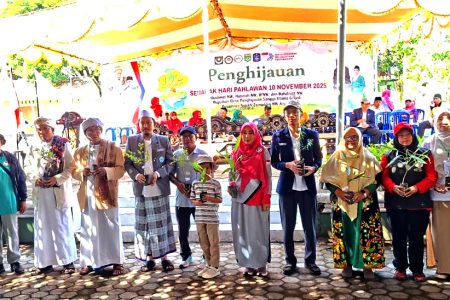 Semarak Hari Kepahlawan, Muslimat NW, Himmah NW, IPNW dan Nahdliyat NW Gelar Penghijauan