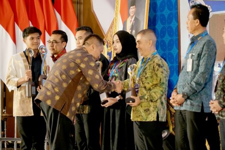 Bank NTB Syariah Raih Penghargaan “Bank Dengan Sinergi Program Akselerasi QRIS Terbaik” pada Anugerah BI NTB 2025