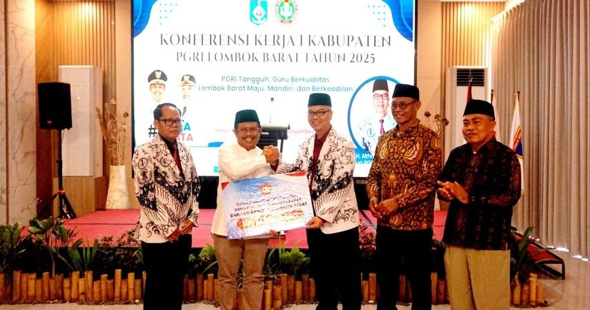 Peduli Sesama, PGRI Lobar Bergerak Bantu Korban Bencana Aceh