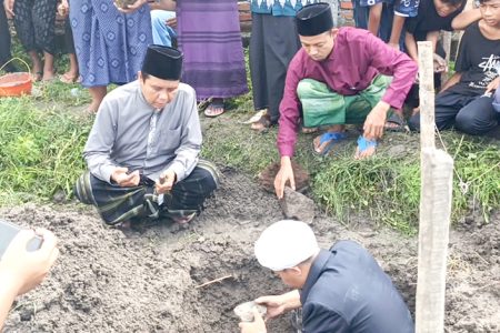 Pengurus Yafama NW Lakukan Groundbreaking Pembangunan Gedung Asrama Santri