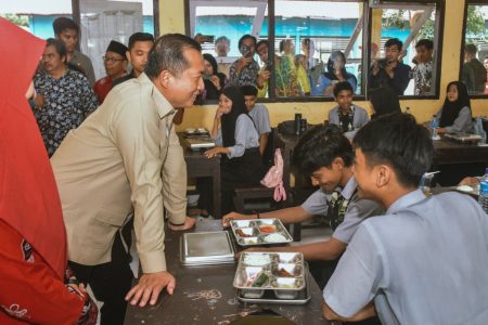Kunjungi SMAN 1 Tanjung, Gubernur Iqbal Motivasi Lanjut Kuliah