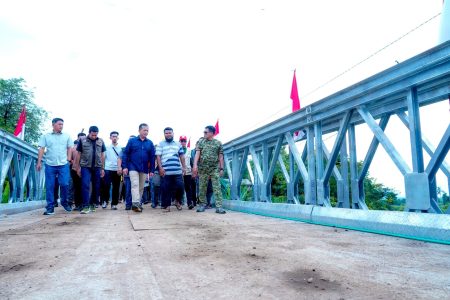 Pastikan Akses Warga Lotim Normal Gubernur Iqbal Tinjau Desa Perigi dan Jurit