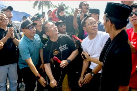 Resmikan Pertokoan Masjid Jamik al Akbar Masbagik, Ini Pesan Gubernur Iqbal