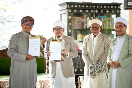 Berkunjung ke Ponpes Syaikh Zainuddin NW Anjani, Ponpes DALWA Jawa Timur Tandatangan MoU