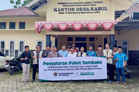 Baksos HPN 2026, PWI NTB Turun Langsung Bantu Warga Terdampak Banjir Lombok Tengah