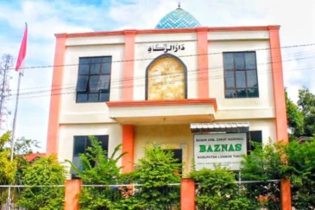 Baznas Lotim Bayarkan BPJS Kesehatan dan Ketenagakerjaan Warga Miskin Ekstrem dan Guru non ASN