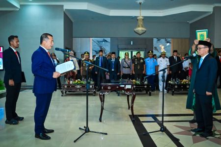 Gubernur Iqbal Lantik Abul Chair jadi Sekda NTB