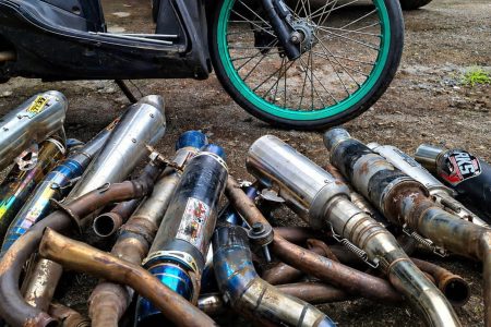 Belasan Knalpot Brong Diamankan Kepolisian di Pelabuhan Carik