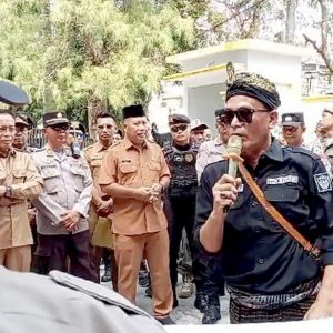 Kelangkaan LPG Belum Teratasi, Massa Ganas Geruduk Kantor Bupati Lotim