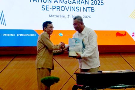 Bupati Lombok Tengah Hadiri Penyerahan LKPD Unaudited 2025 Se-NTB, Tekankan Komitmen Transparansi Keuangan