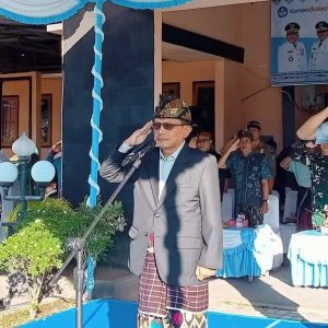 Sekda KLU Pimpin Upacara Hardiknas 2026, Tegaskan Komitmen Wujudkan Pendidikan Berkualitas