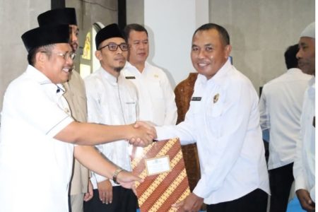 Bupati LAZ Serahkan DIPA 1 Miliar Per Desa se Lombok Barat
