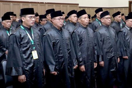 Kukuhkan Dewan Hakim MTQ XXXI NTB, Gubernur Iqbal : Integritas Penilaian Jadi Kunci Kepercayaan Masyarakat
