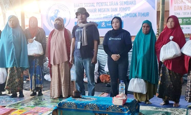 IJS Lombok Timur Gandeng Baznas Salurkan  Paket Sembako untuk Fakir Miskin dan Jompo