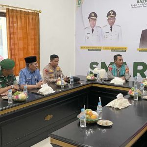 Kunjungi Baznas Lotim, Kapolda NTB Serahkan Santunan kepada Anak Yatim Piatu dan Lansia