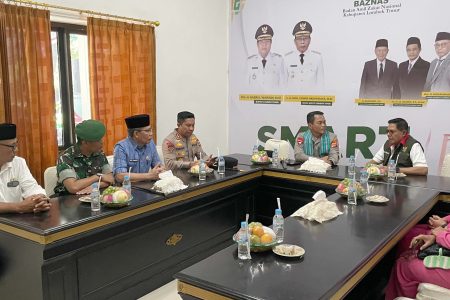 Kunjungi Baznas Lotim, Kapolda NTB Serahkan Santunan kepada Anak Yatim Piatu dan Lansia