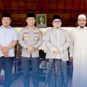 Baru Menjabat, Kapolres Lombok Timur Kunjungi Pimpinan Pontren Syaikh Zainuddin NW Anjani