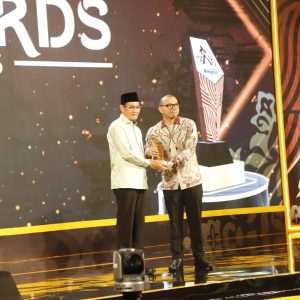 Wabup Loteng Raih Anugerah Figur Akselerator Kemajuan pada detikBali-Nusra Awards 2026