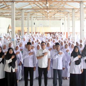 Tanamkan Nilai Demokrasi, KPU Lotim Gelar Sosialisasi di MA Mu’allimat NW Anjani
