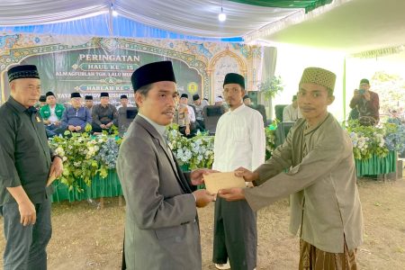 Hadiri Harlah ke – 33 YAQIN, Baznas Lotim Salurkan Bantuan